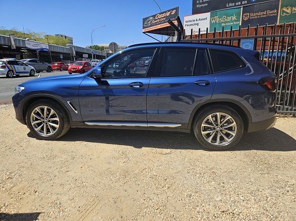 2023 BMW X3 XDrive XLine Delux pictures