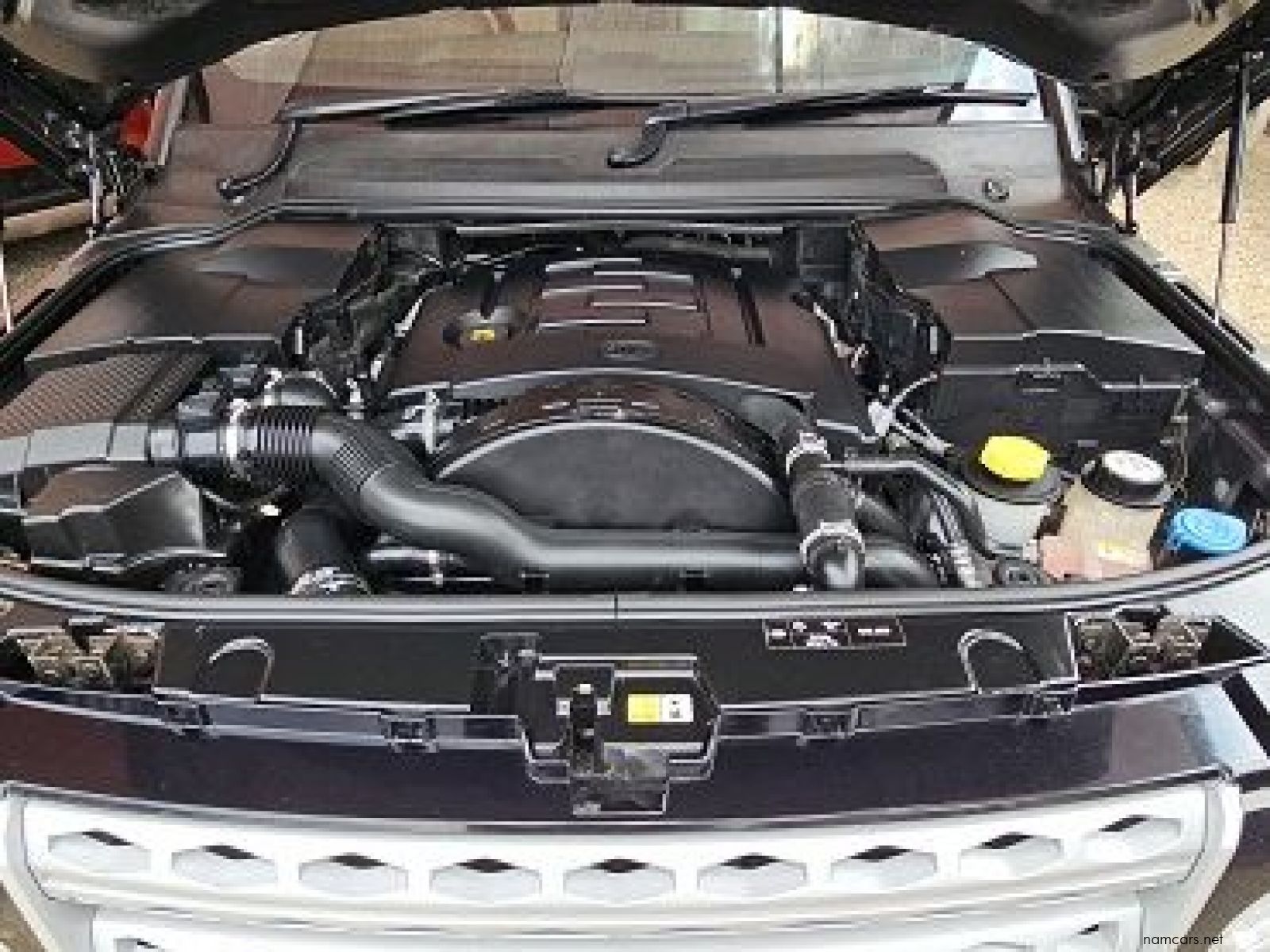 2015 Land Rover Discovery 4 HSE photo