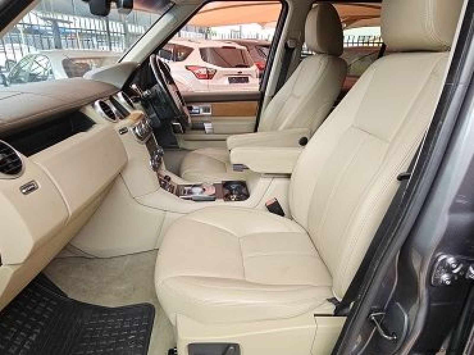 2015 Land Rover Discovery 4 HSE photo