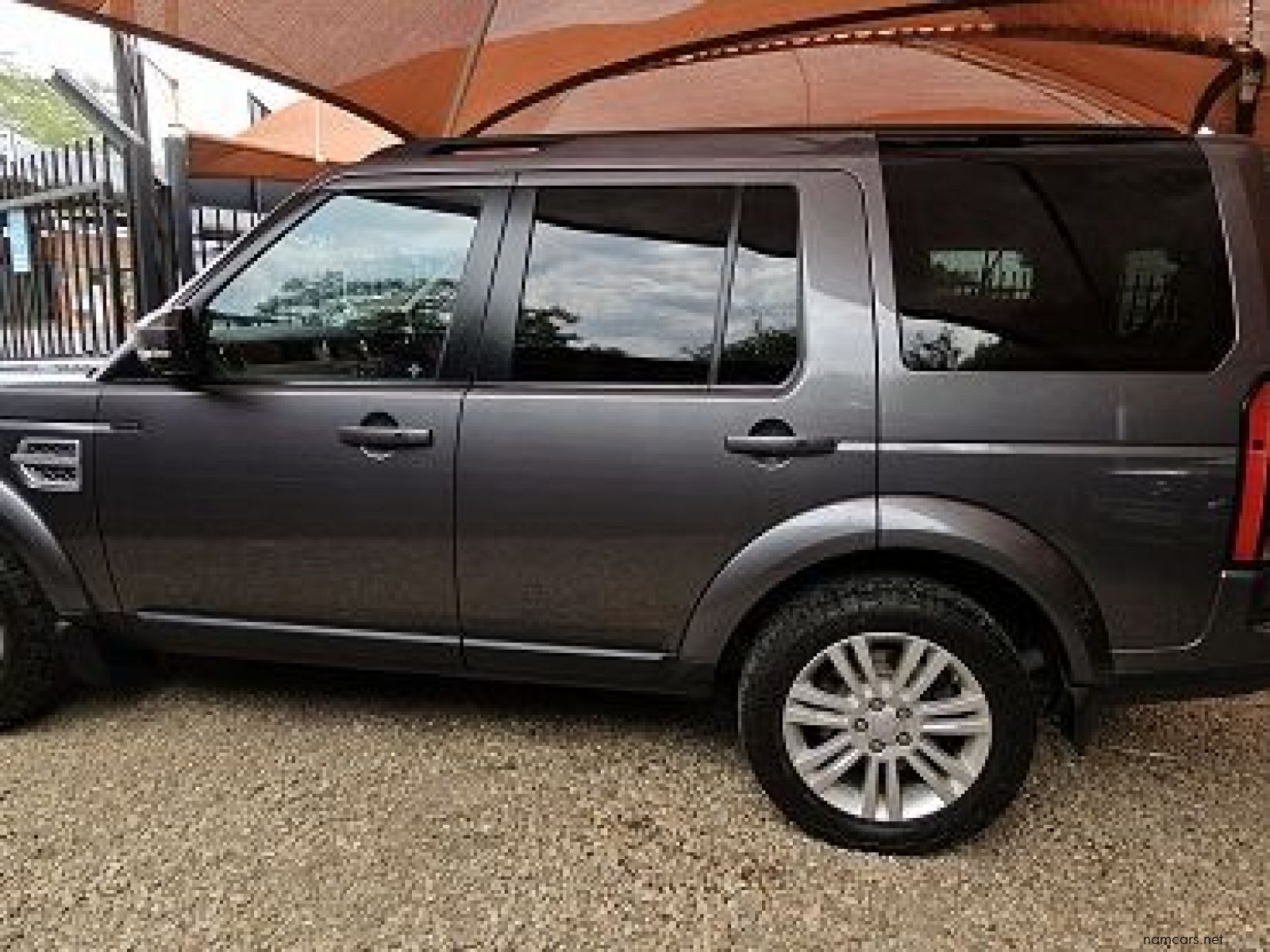 2015 Land Rover Discovery 4 HSE photo