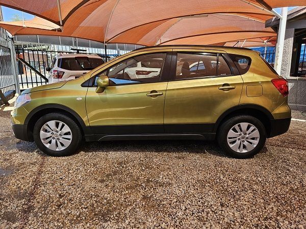 2014 Suzuki SX4 GLX photo