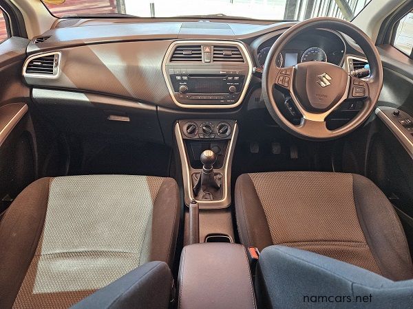 2014 Suzuki SX4 GLX photo