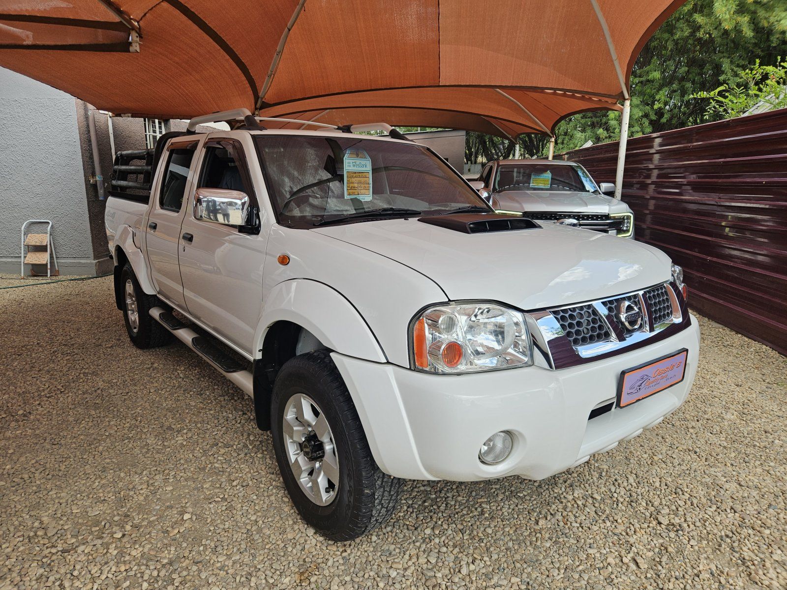 Nissan NP300 2.5 TDI 4x4 in Namibia