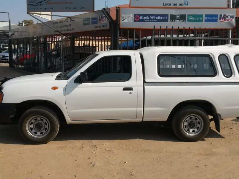 2012 Nissan NP300 photo