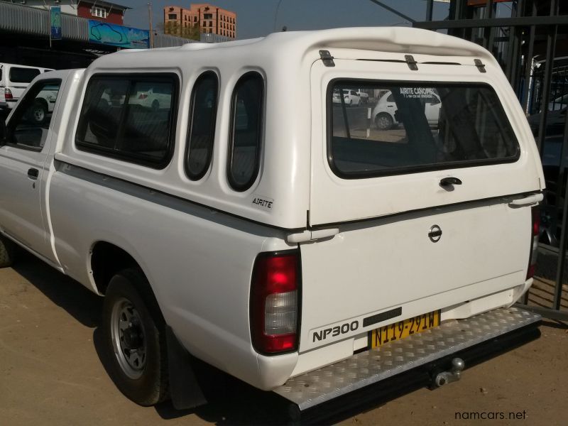 2012 Nissan NP300 photo