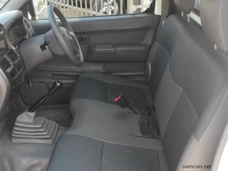 2012 Nissan NP300 photo