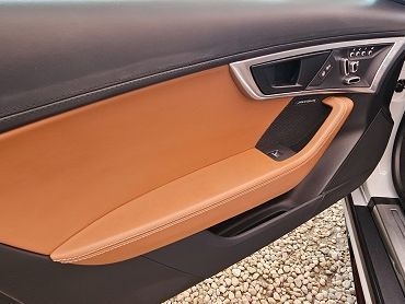 2018 Jaguar F-Type R-dynamic photo