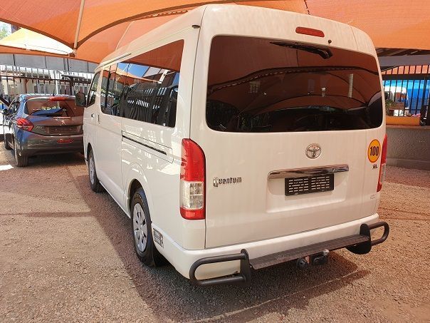 2015 Toyota Quantum GL 10 Seater photo