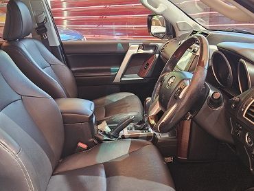 2016 Toyota Prado 3.0 VX 7 Seater photo