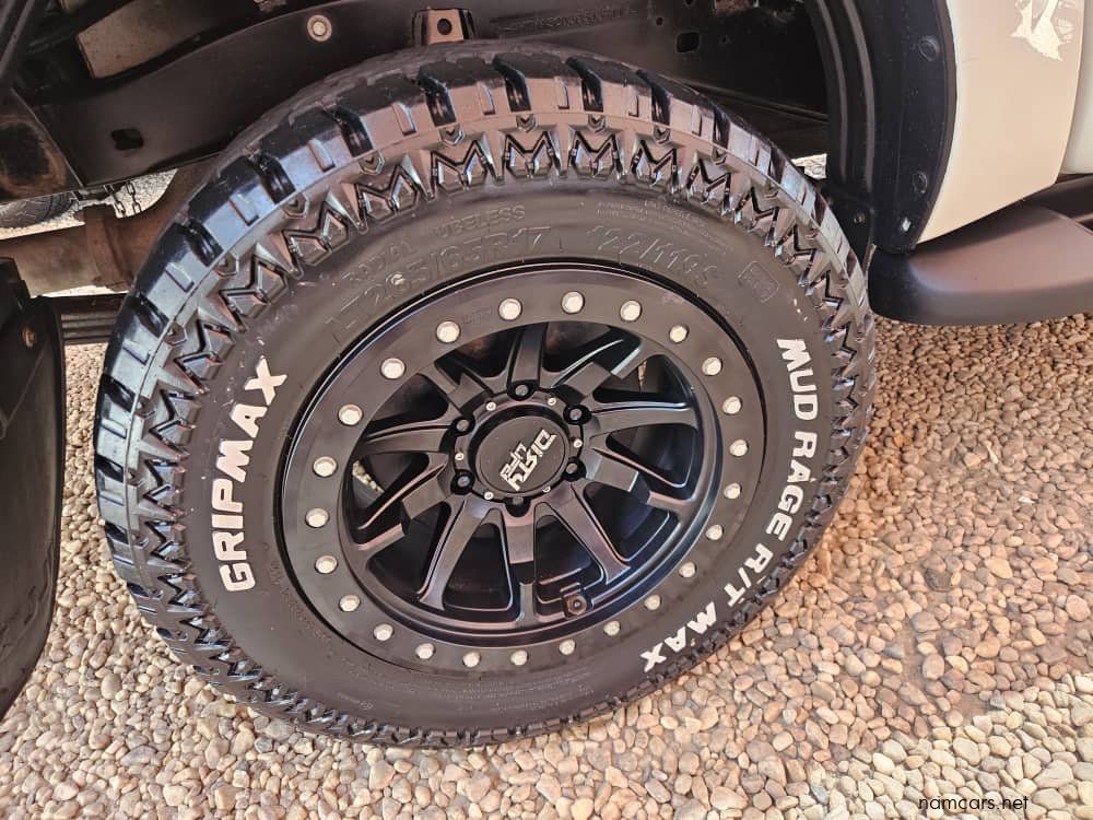2020 Toyota Hilux Ledgend 50 photo