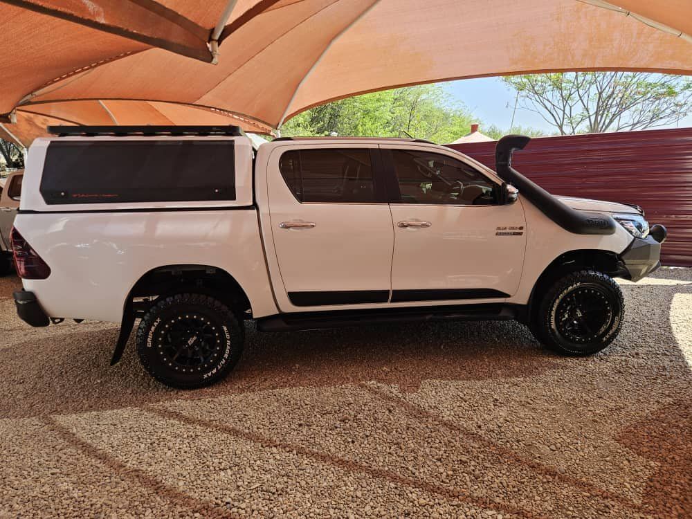 2020 Toyota Hilux Ledgend 50 photo