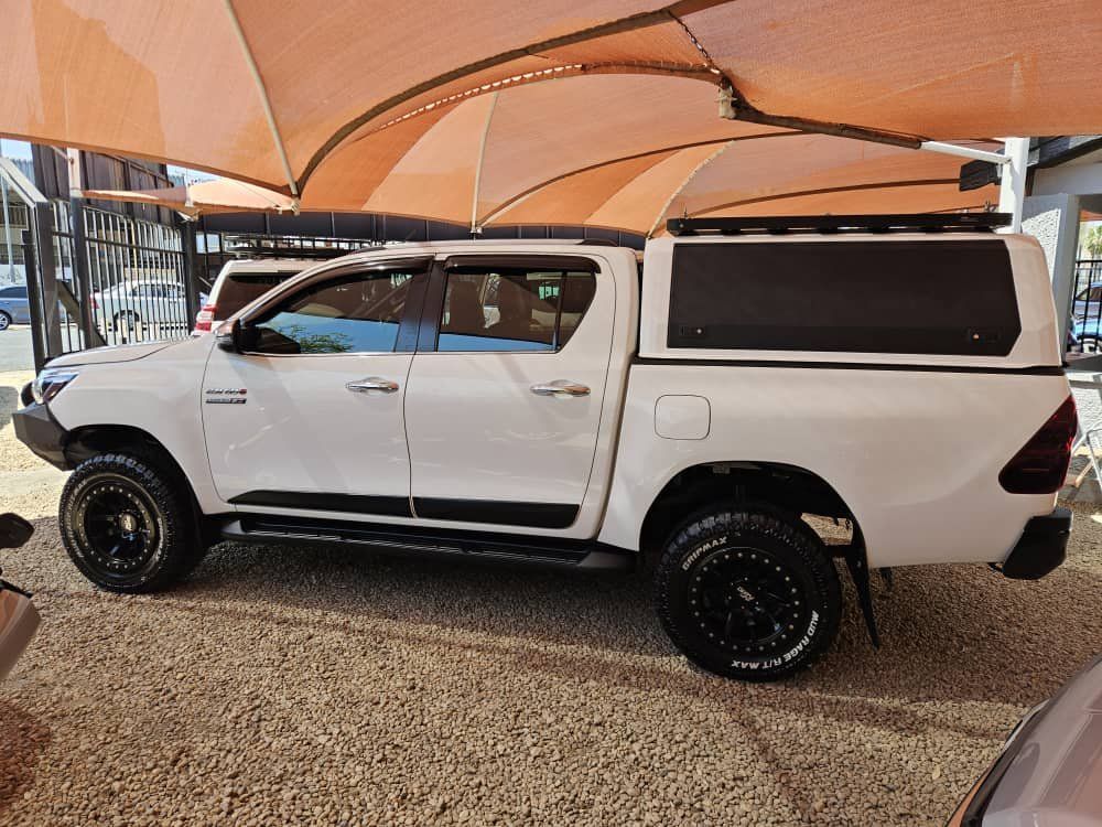 2020 Toyota Hilux Ledgend 50 photo