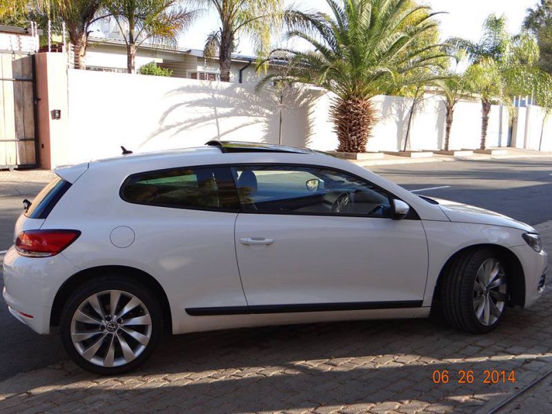 2010 Volkswagen sceroco TSI photo