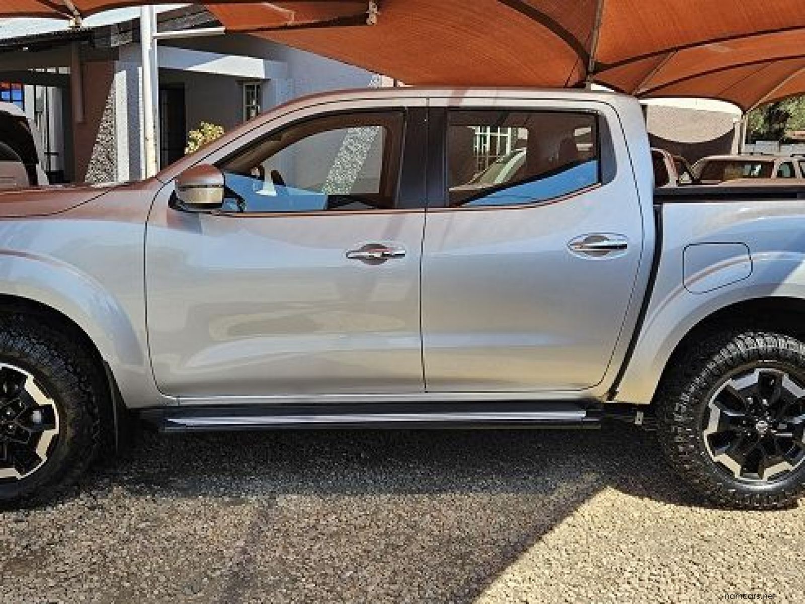 2023 Nissan Navara DDTi LE Plus photo