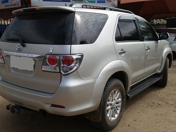 2012 Toyota Fortuner photo