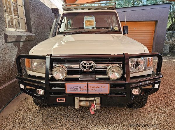 2010 Toyota Landcruiser 4.2 LX pictures