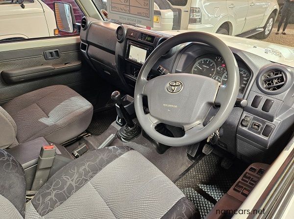 2010 Toyota Landcruiser 4.2 LX pictures