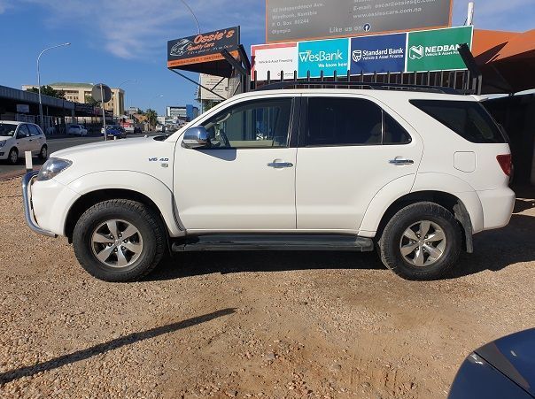 2009 Toyota Fortuner 4.0 V6 pictures