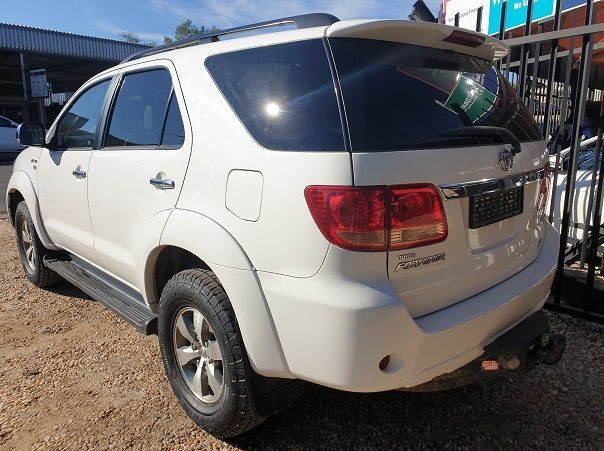 2009 Toyota Fortuner 4.0 V6 pictures