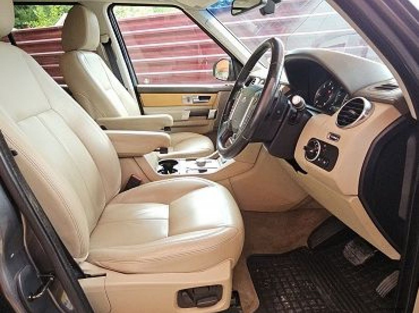 2015 Land Rover Discovery 4 HSE pictures