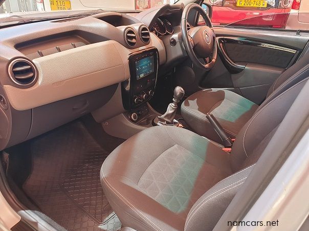 2016 Renault Duster 1.5 dci 4WD Dynamic pictures