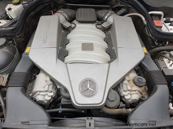 2010 Mercedes-Benz C63 AMG pictures