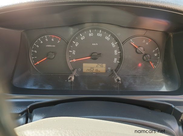 2015 Toyota Quantum GL 10 Seater pictures