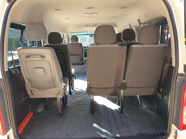 2015 Toyota Quantum GL 10 Seater pictures