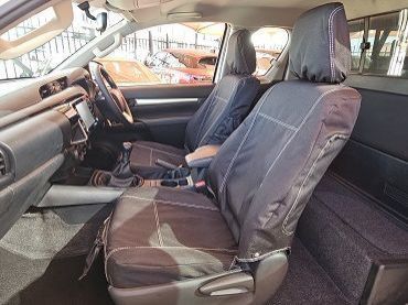 2025 Toyota Hilux Raider pictures