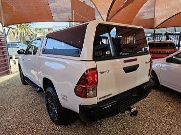 2025 Toyota Hilux Raider pictures