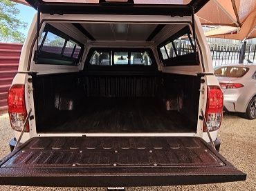 2025 Toyota Hilux Raider pictures