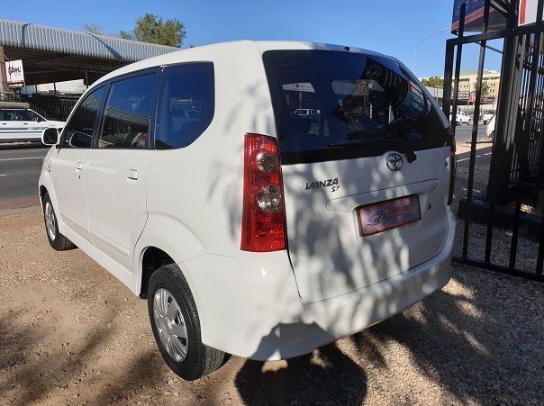 2011 Toyota Avanza 1.5 SX 7 Seater pictures
