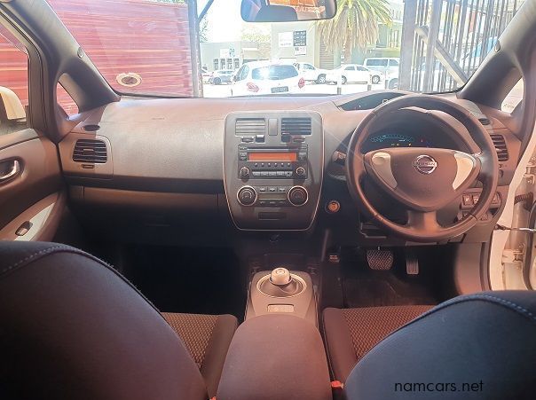 2014 Nissan Leaf Zero Emission pictures