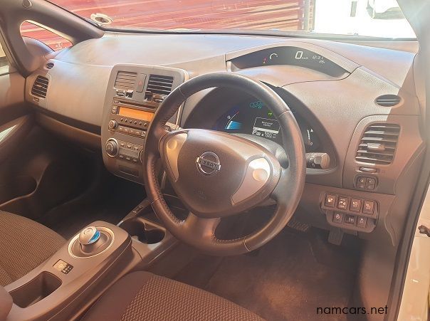 2014 Nissan Leaf Zero Emission pictures
