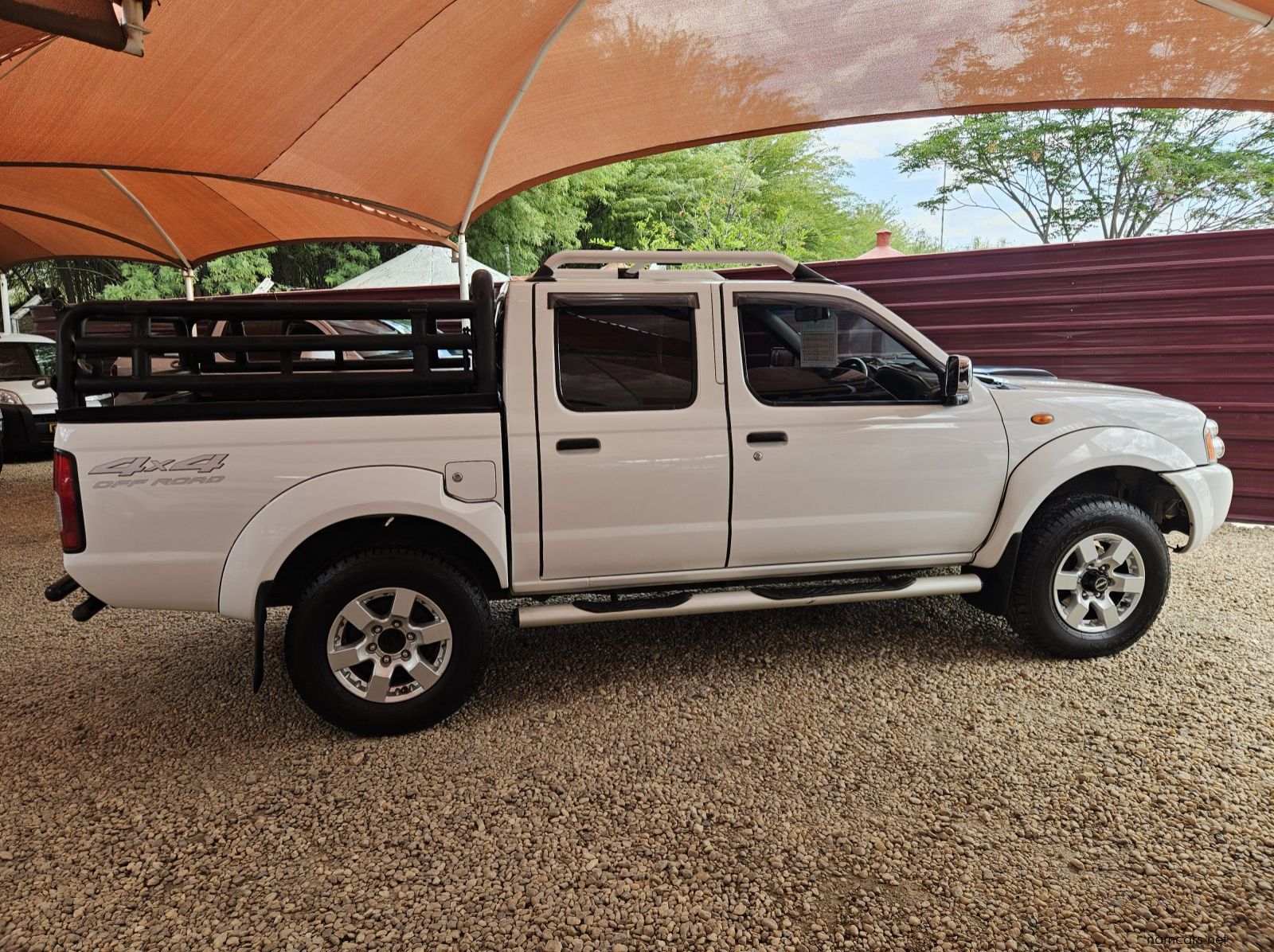 2016 Nissan NP300 2.5 TDI 4x4 pictures