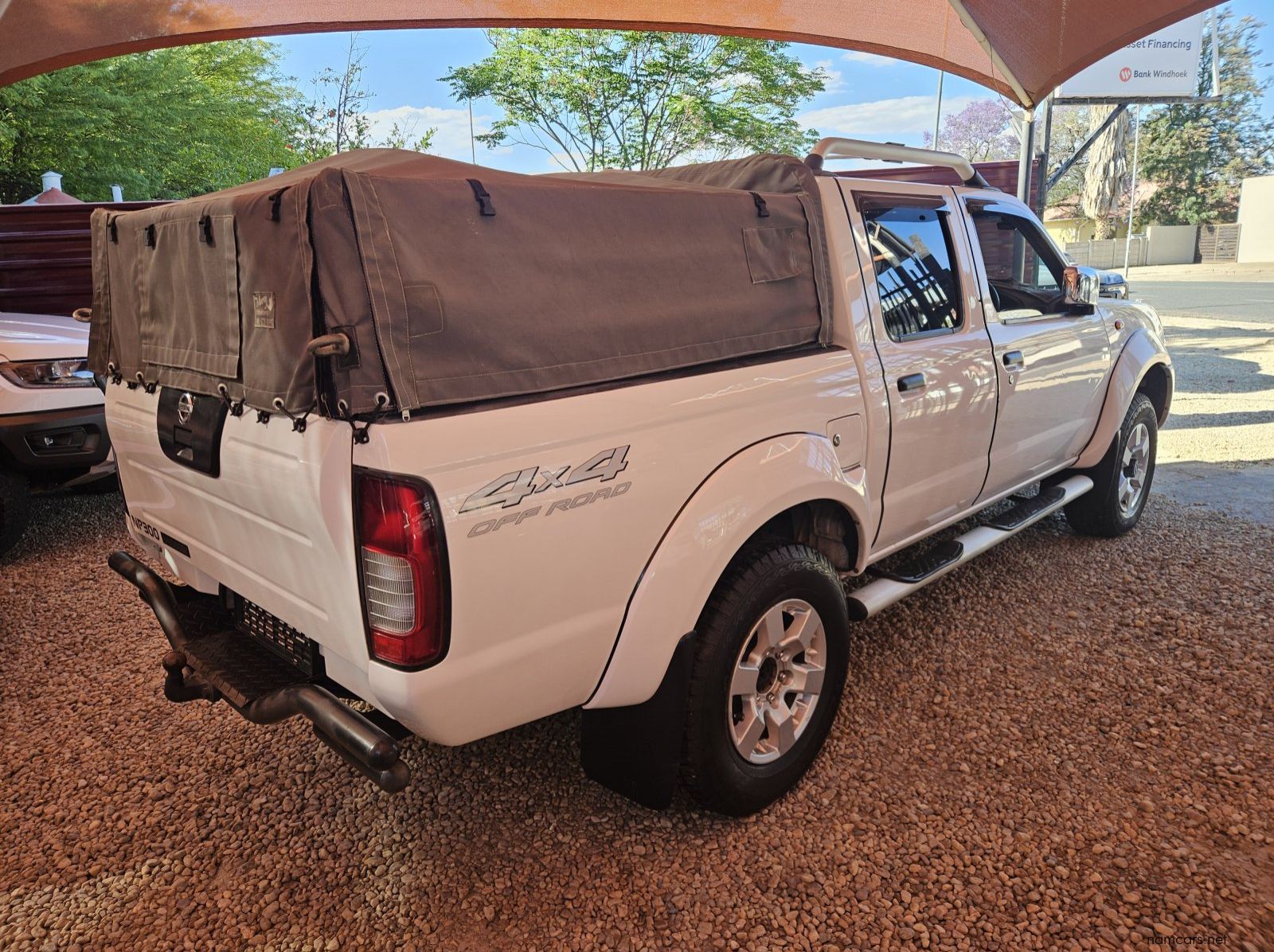 2016 Nissan NP300 2.5 TDI 4x4 pictures