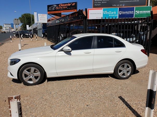2014 Mercedes-Benz C180 Avantgarde pictures
