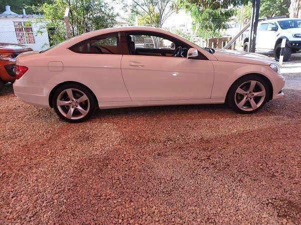 2011 Mercedes-Benz C250 CDI Coupe pictures