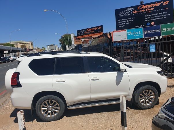 2021 Toyota Prado VX pictures