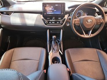 2023 Toyota Corolla Cross XS Hybrid pictures