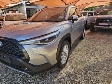 2023 Toyota Corolla Cross XS Hybrid pictures