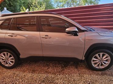 2023 Toyota Corolla Cross XS Hybrid pictures