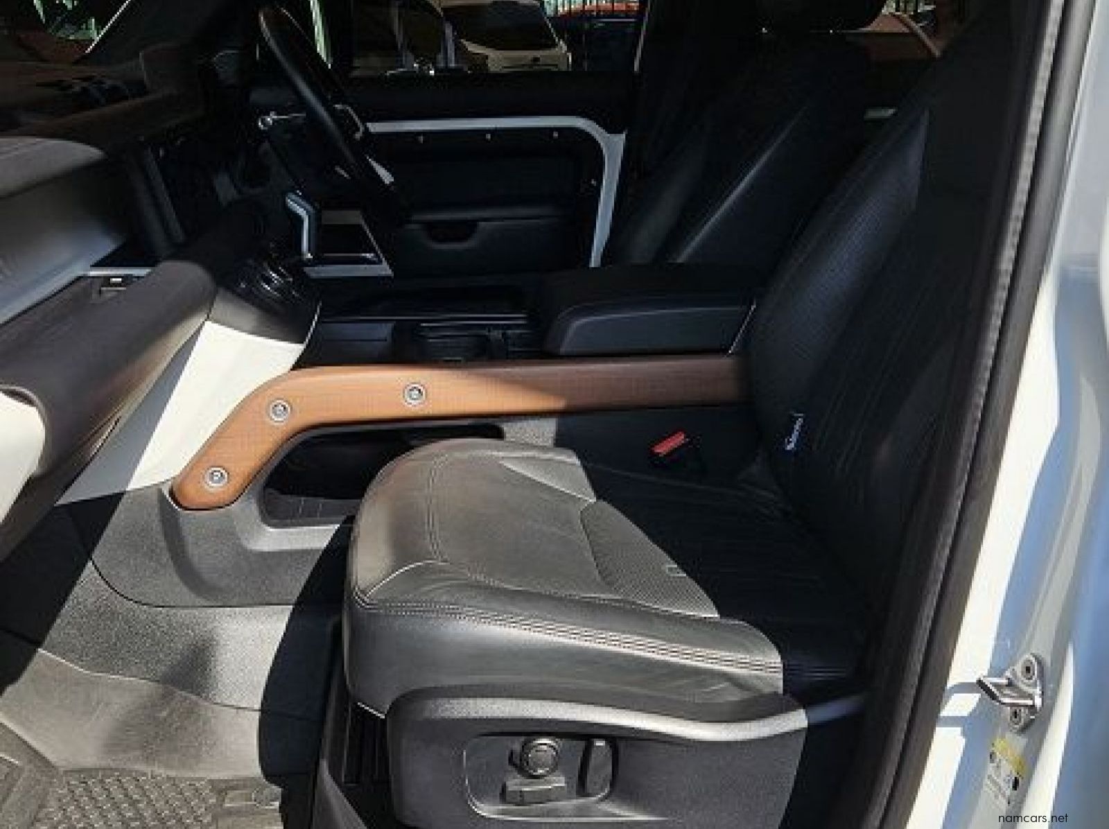 2021 Land Rover Defender 110 P400 HSE (294kw) pictures