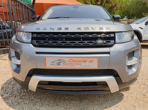2013 Land Rover Range Rover Evoque SI4 Dynamic pictures