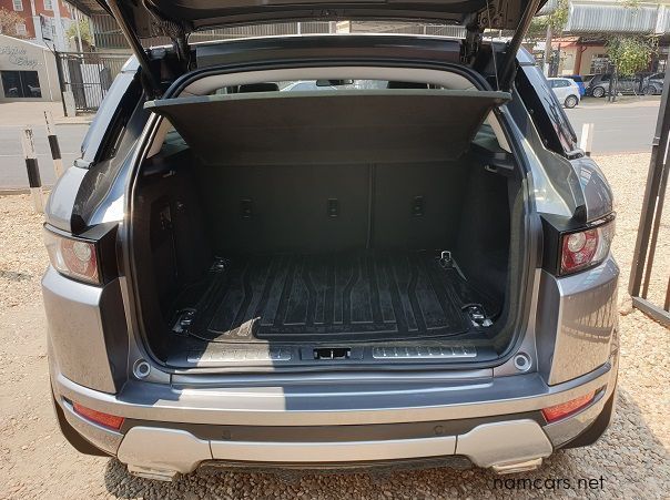 2013 Land Rover Range Rover Evoque SI4 Dynamic pictures