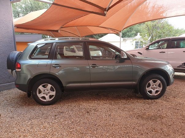 2009 Volkswagen Touareg 3.0 V6 TDI pictures