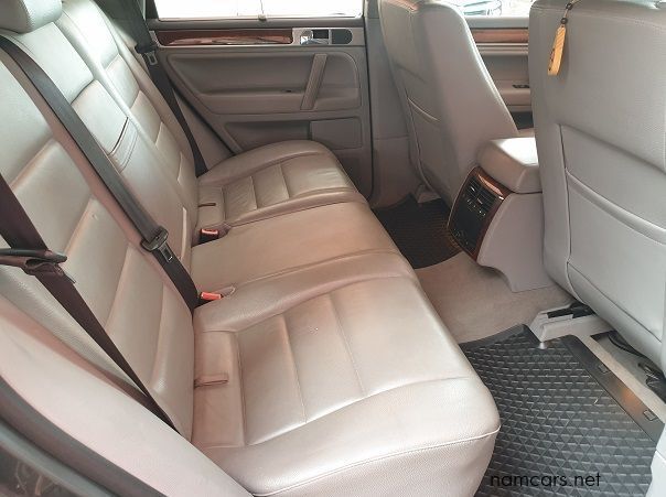 2009 Volkswagen Touareg 3.0 V6 TDI pictures