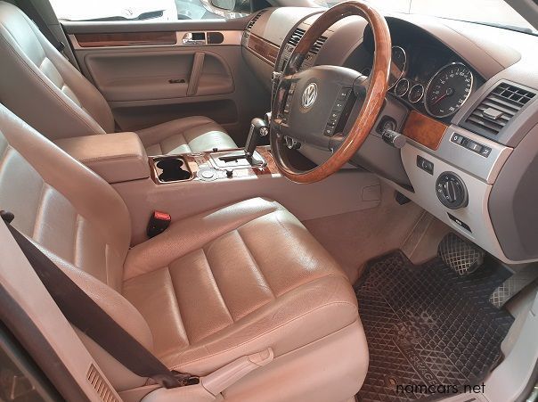 2009 Volkswagen Touareg 3.0 V6 TDI pictures