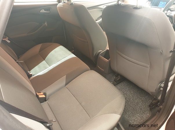 2012 Ford Focus 1.6i Trend pictures