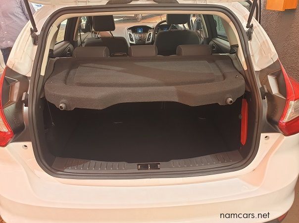 2012 Ford Focus 1.6i Trend pictures